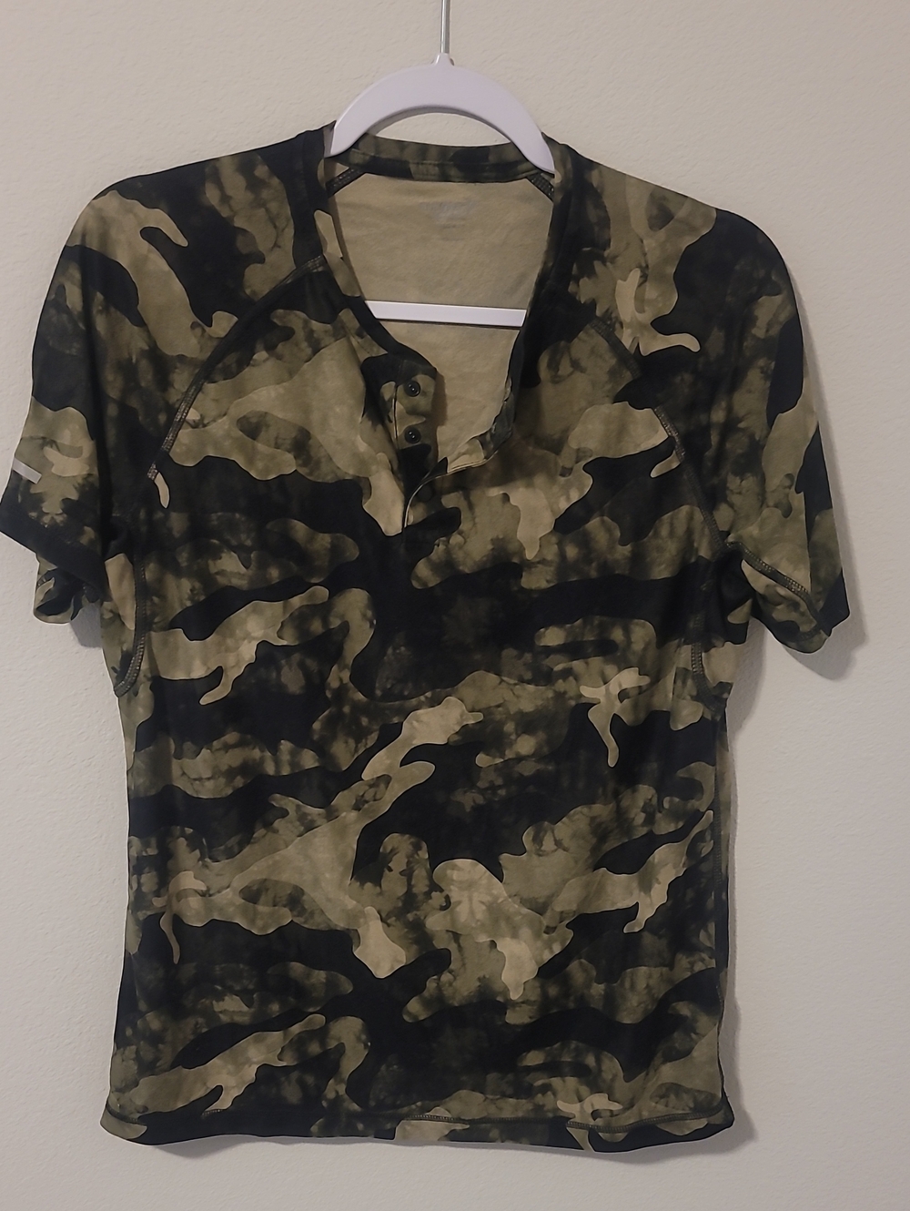 Old Navy Short-Sleeve Camouflage Henley - Olive & Black